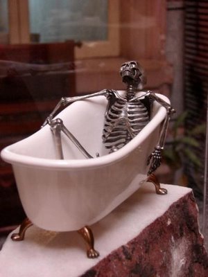 Skeleton Bathing Bath Skull Sculpture Art Ralax Tub Water.jpg
