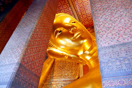 The sacred declining Buddha at Wat Po ka.jpg