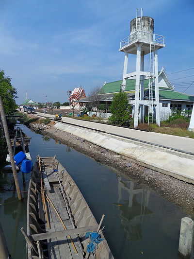 วัดติดทะเล.jpg