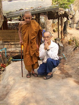 ไปนิมนต์หลวงพ่อธี.jpg