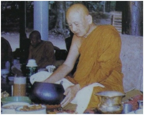 หลวงปู่เทสก์ เทสรังสี.jpg