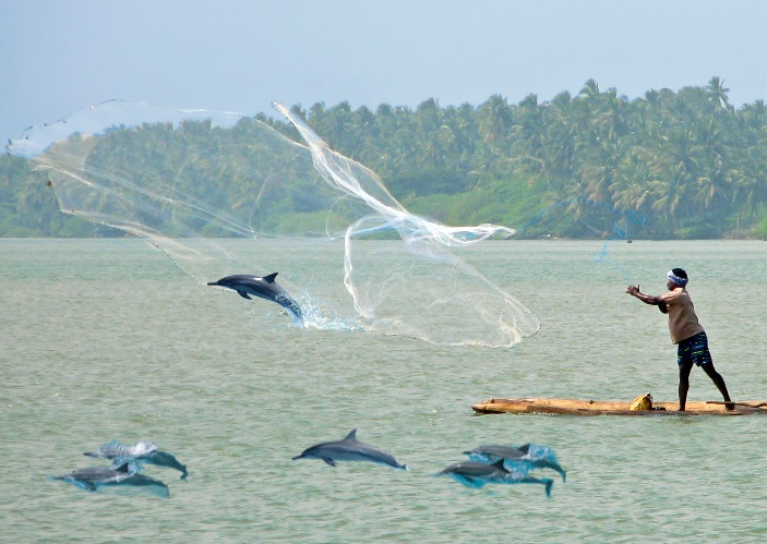 fisherman-cast-net.jpg