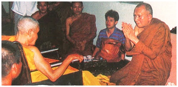 2หลวงปู่ชอบ (8).jpg