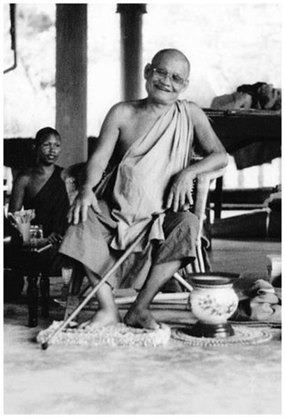 หลวงปู่ชา สุภัทโท (2).jpg